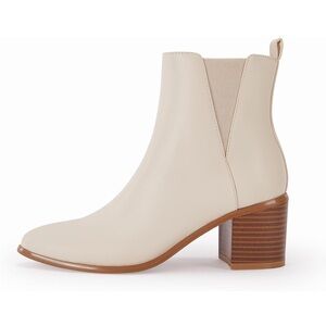 NWOT Ankle Bootie Block Heel 6.5